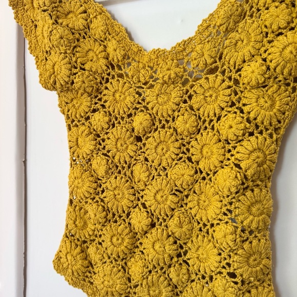 New Free People We The Free Crochet Knit Floral Yellow Top Alicia Sweater XS - Picture 4 of 11